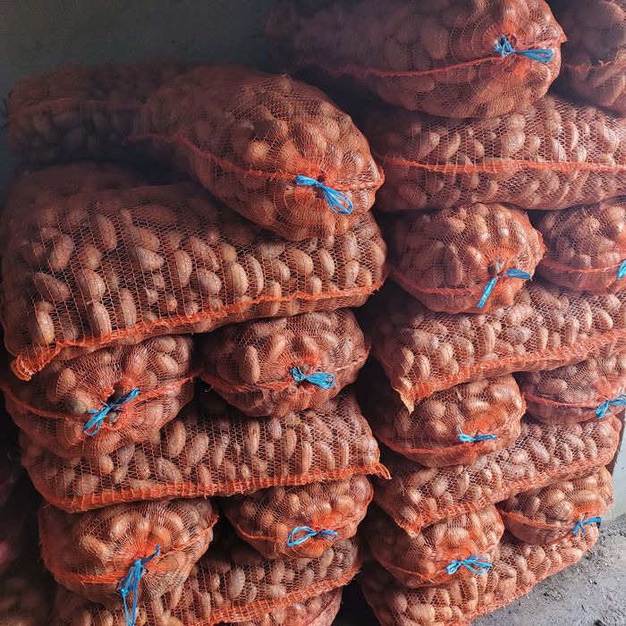 Vand cartofi de consum