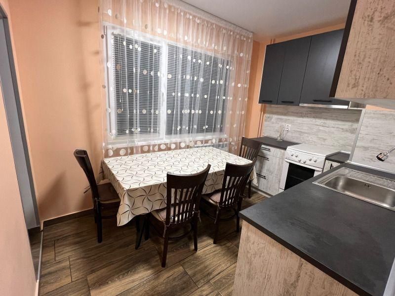 Дава се под наем Двустаен апартамент в София, Надежда 3 - 61 кв.м за 715 € - Снимка #2