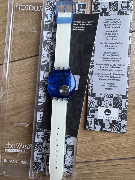 Часовник Swatch Snowpass