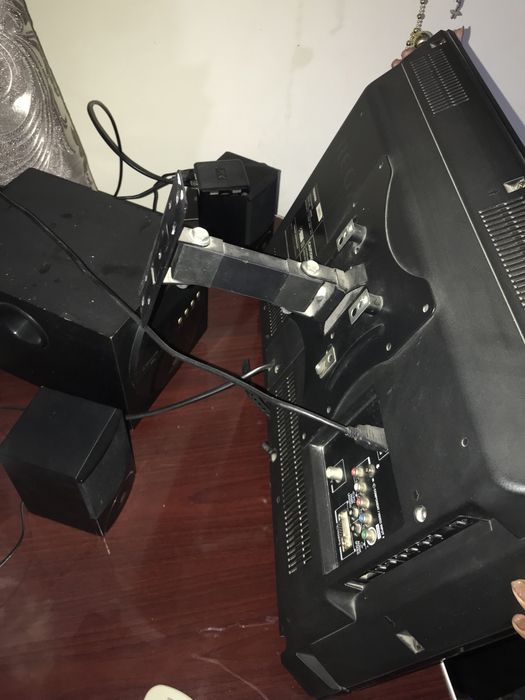 Телевизор б/у Toshiba