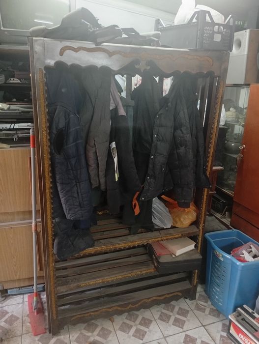 Продам прихожую чистое дерево