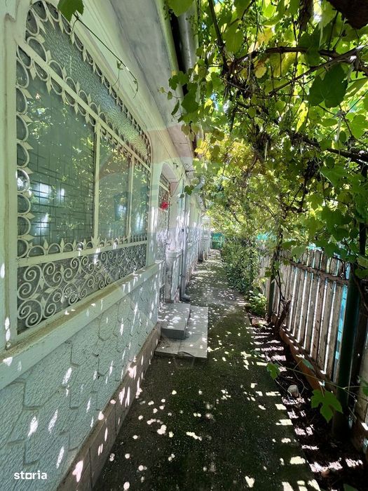 Casă / Vilă cu 5 camere de vânzare în zona Traian