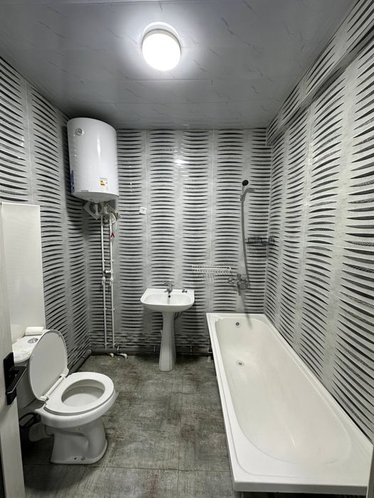 Eco shaxarda 2 xonalik uy sotiladi