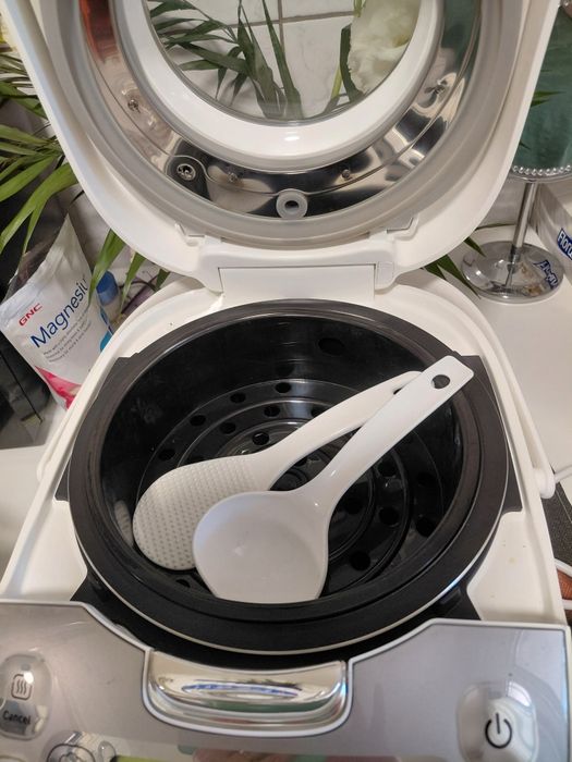 MULTICOOKER  750 W , 5 l ,45 programe ,nou