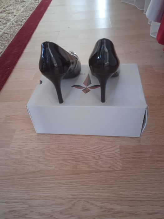 Продается Туфли разные