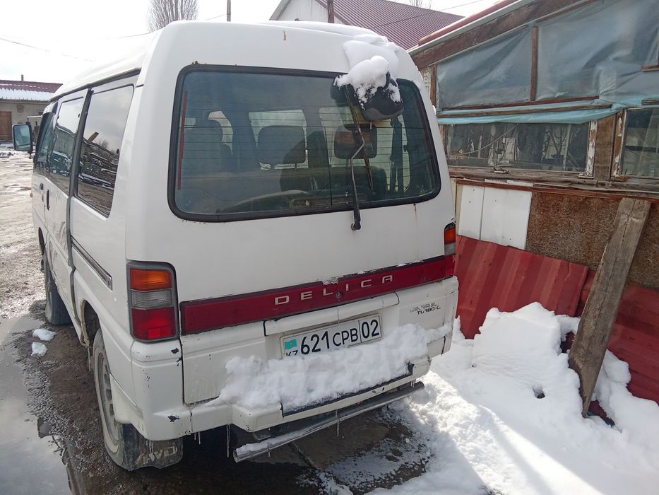 Автомобиль Делика