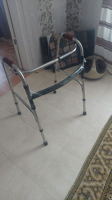 Продам ходунки инвалидные.