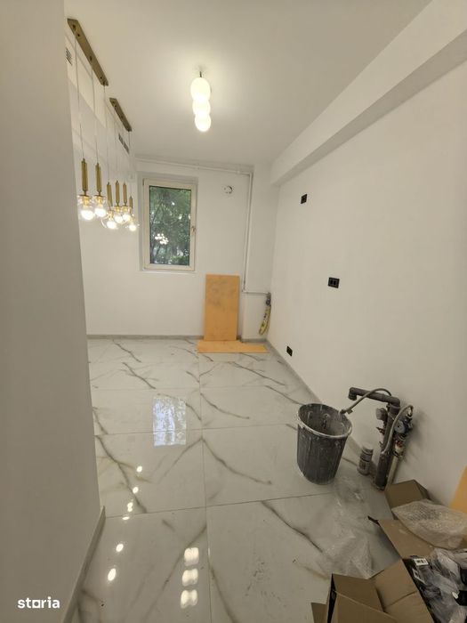 Parter Piata Muncii -Maior Coravu  Birouri