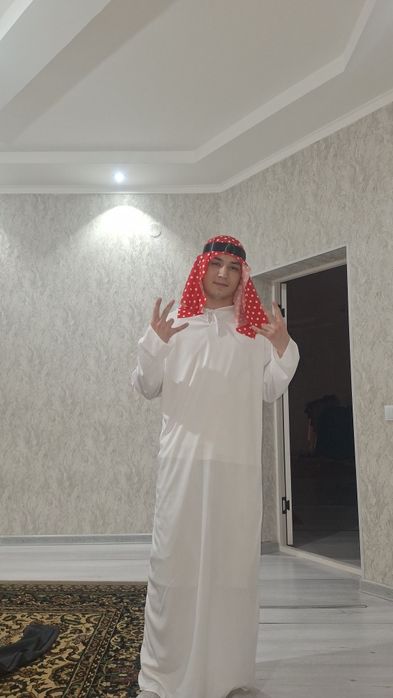 Арабский одежда  кандура