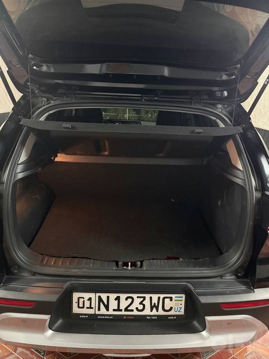 Kia Sonet full sotiladi, kraskasi toza, holati yaxshi