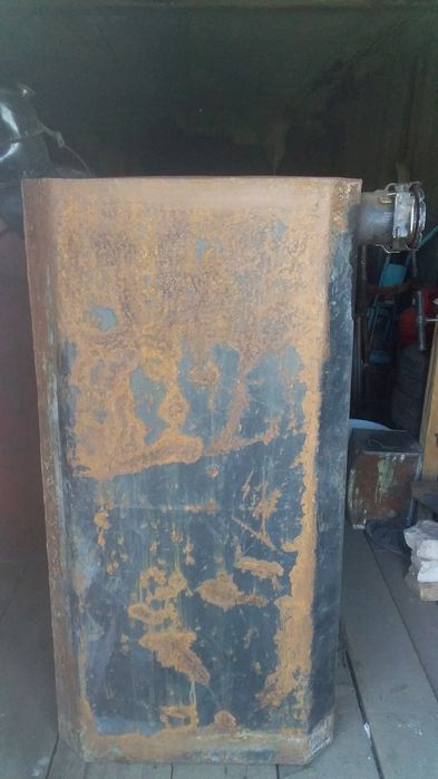 Продам 2 топливных бака