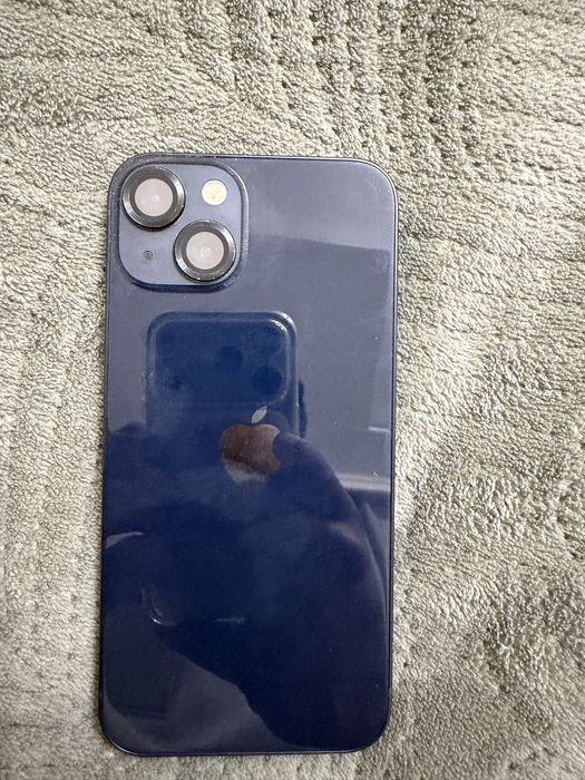 Продам айфон 13