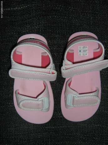 Sandale Champion 24 (int.16,5cm), 31 (19,5cm), noi