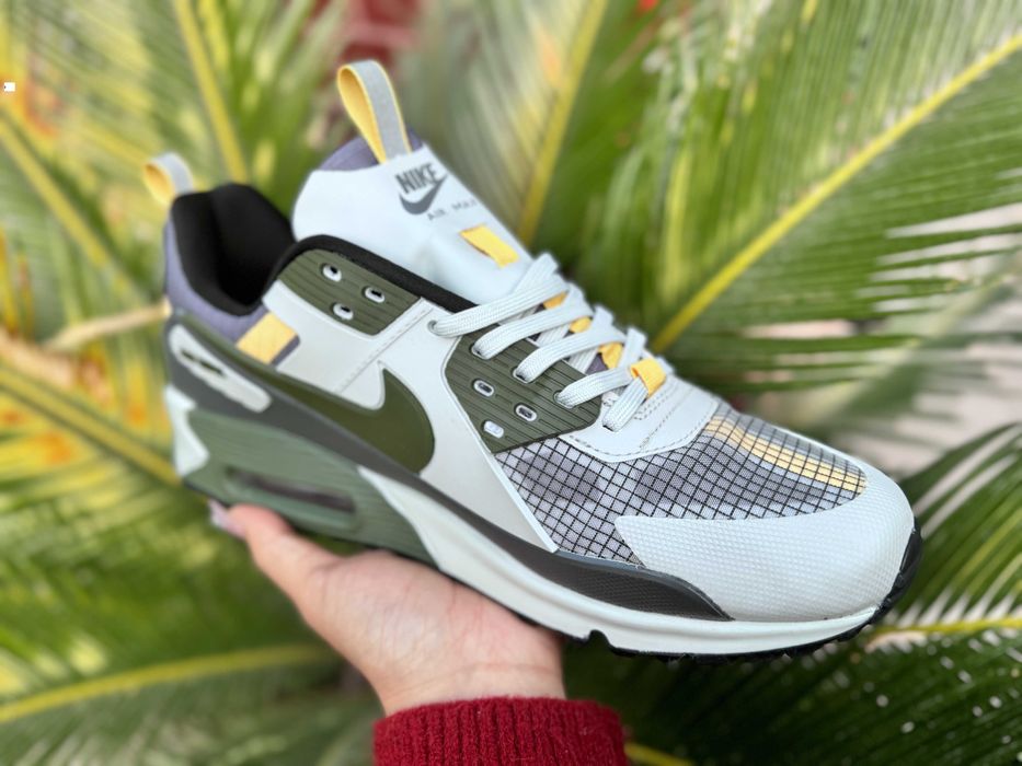 Noul model NIKE Air Max 90 Drift - pret NOU 399 lei , redus de la 550!