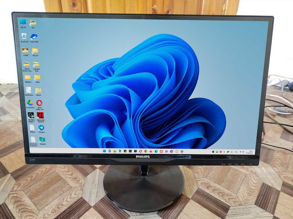Монитор Phillips 23 дюйма FullHD IPS матрица 1920x1080 HDMI VGA DVI