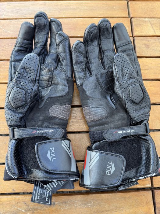 Мото екипировка - екип, каска, ръкавици, ботуши и яке