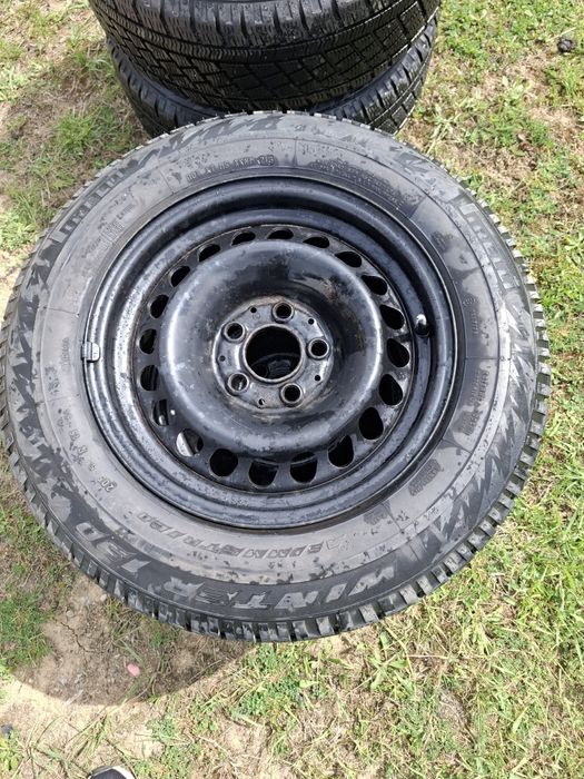 Vând roti 205/65/15