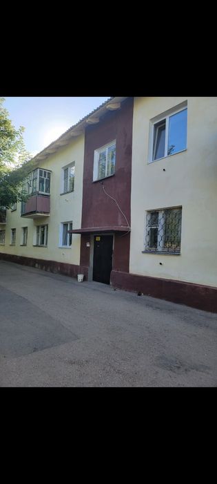 Продам 2х комнат квартиру