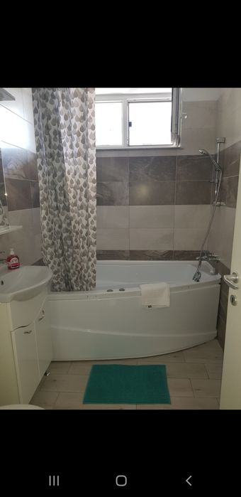 Închiriez apartament
