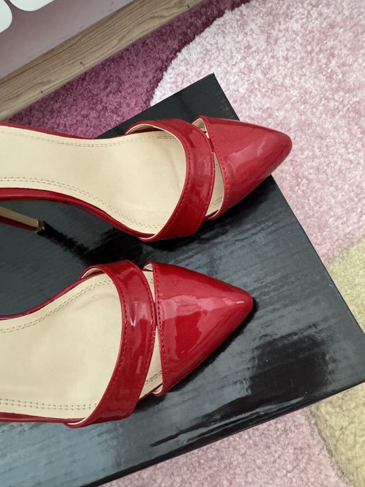 Официални обувки висок ток черни сандали с каишка и камъни