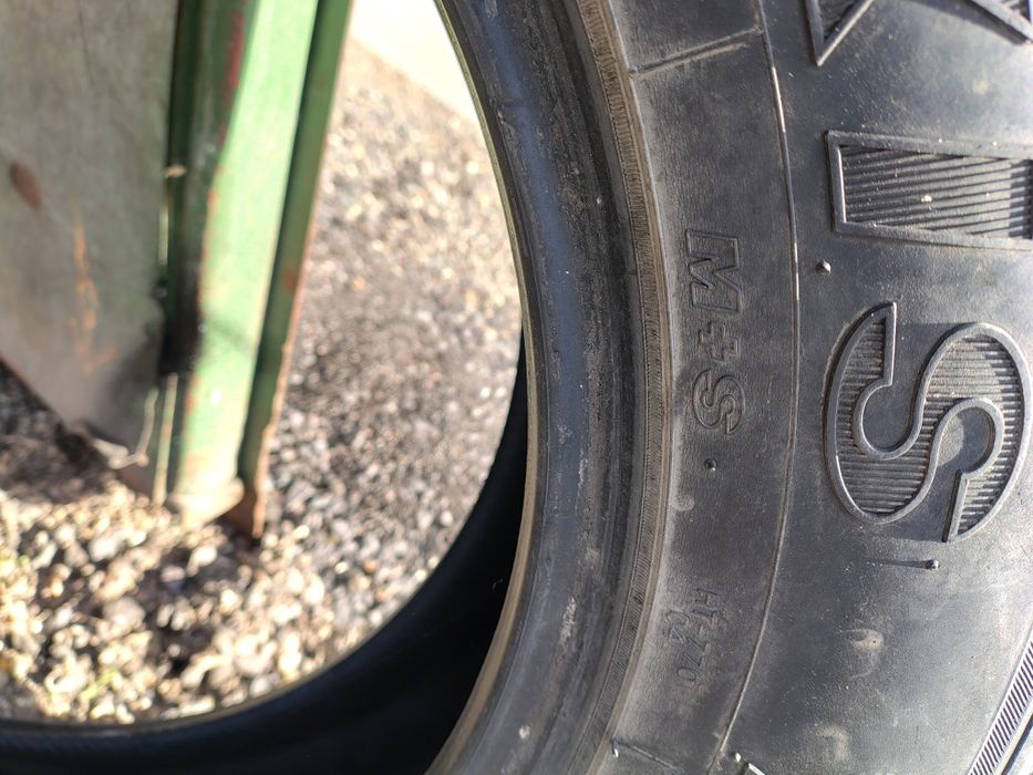 Продам шины 225/65R17