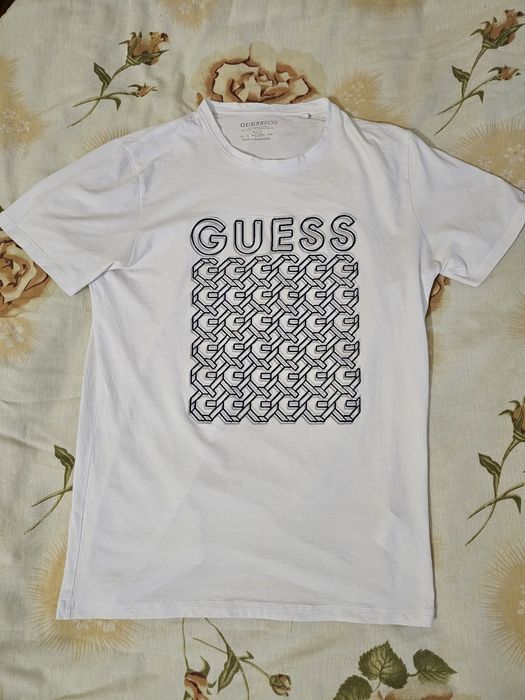 Оригинална тениска Guess нова