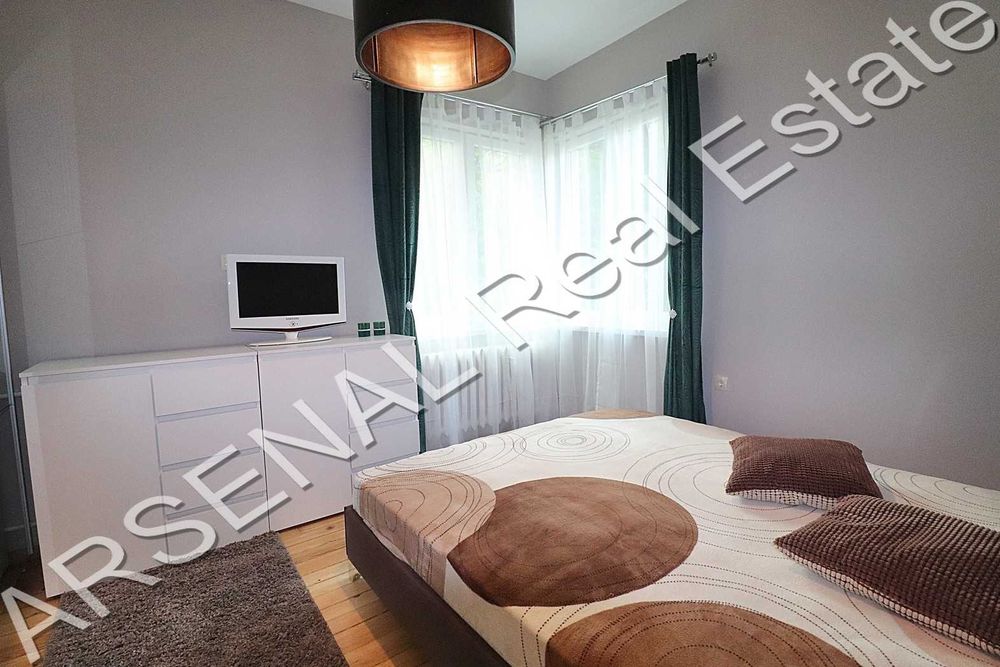 Тристаен апартамент под наем, Център