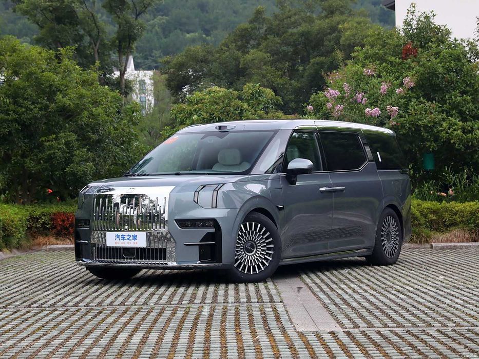 Zeekr 009 4WD 6-seats naxt va xalol nasiyaga
