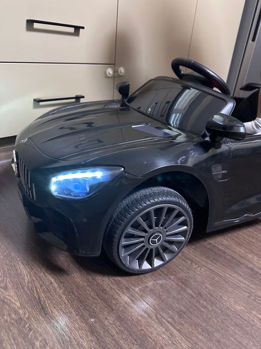 Акумулаторна кола Mercedes