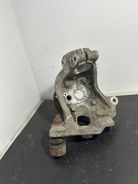 Fuzeta dreapta fata BMW Seria 5 E60 E61 520d 525d 530d 6760954R 535d
