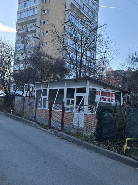 De vânzare sau închiriat spațiu comercial