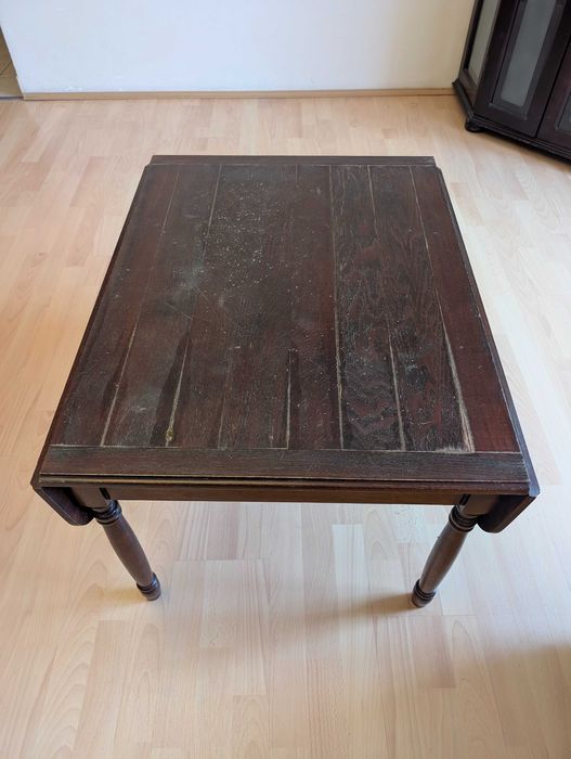 Masută din lemn extensibilă, stil clasic, compactă