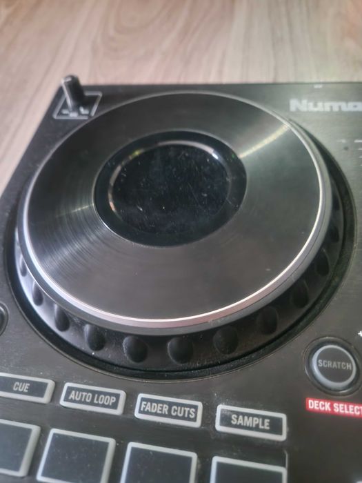Numark Mixtrack Platinum FX