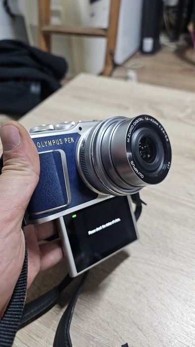 Olympus mirrorless  EP L 9