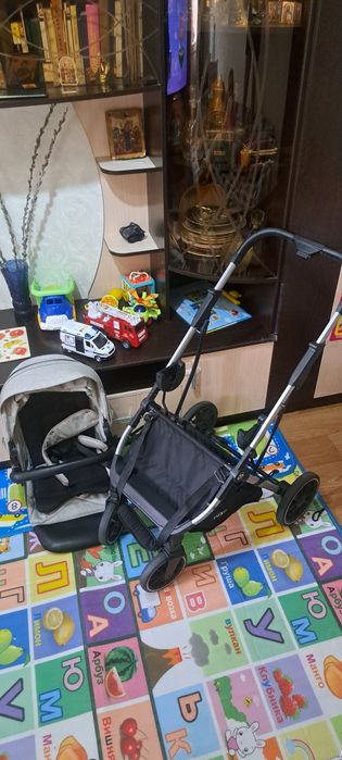 Продаётся прогулочная коляска luxmom.