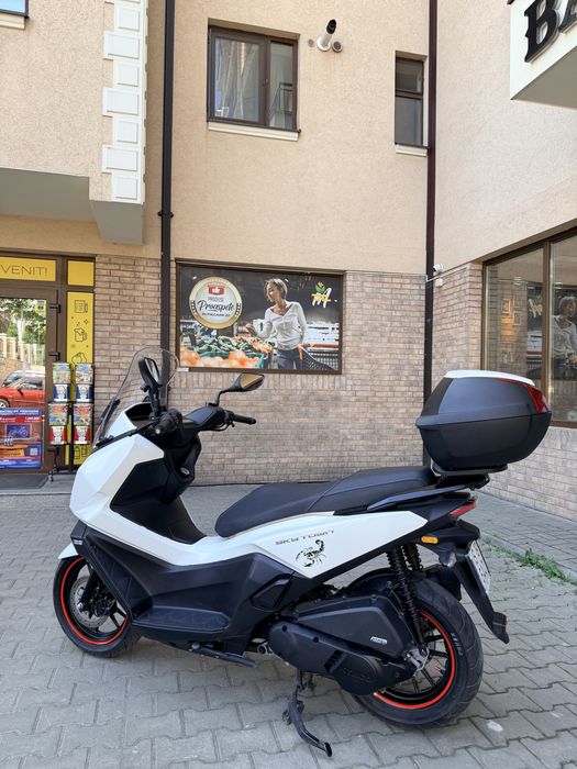 Scuter kymco skytown 125i abs