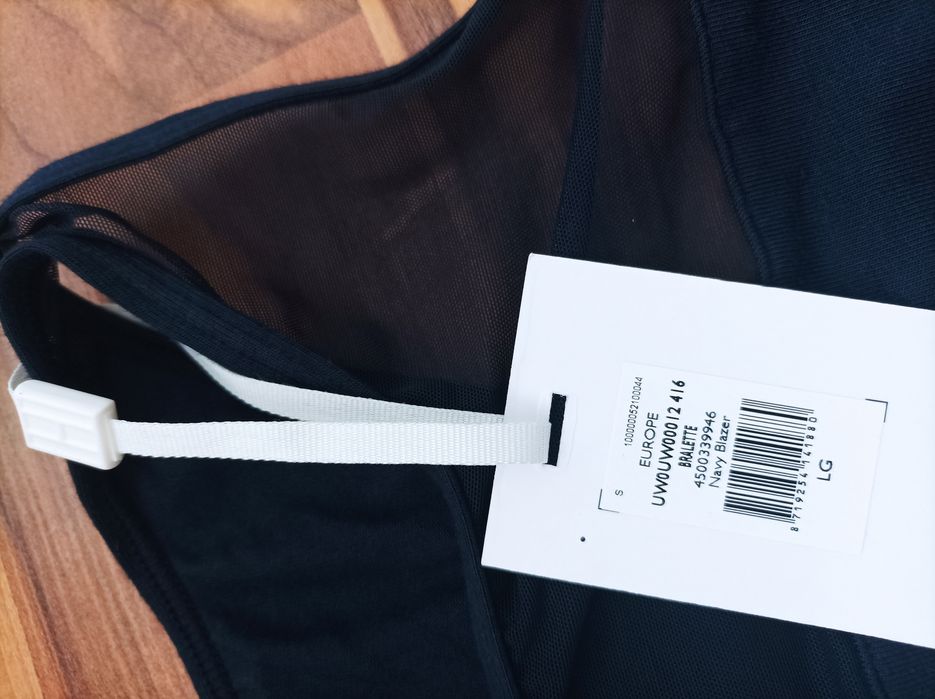 Tommy Hilfiger ново бюстие