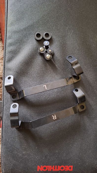 Продавам френска слюда за Honda Pcx от 2019-та до 2024-та включително.