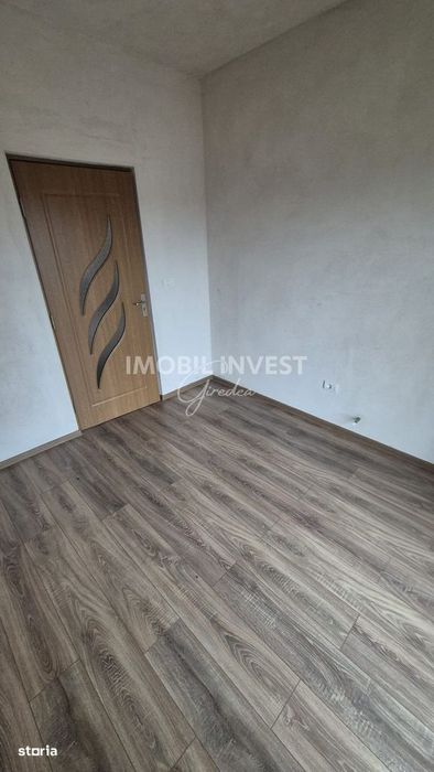 EXCLUSIVITATE! Apartament pe 3 niveluri, 4 camere, Aiud