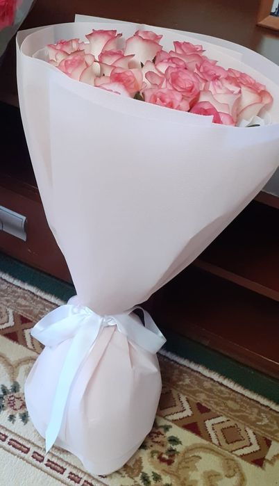 Свежие цветы, розы