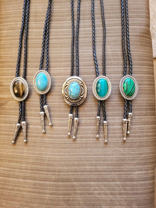 Cravata Bolo cu pandativ din pietre semipretioasa