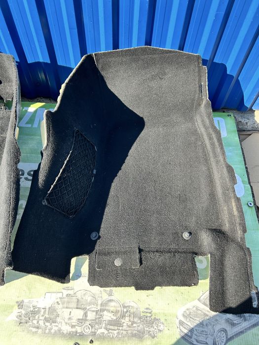 Mochetă față șofer , pasager podea interior Mercedes W213