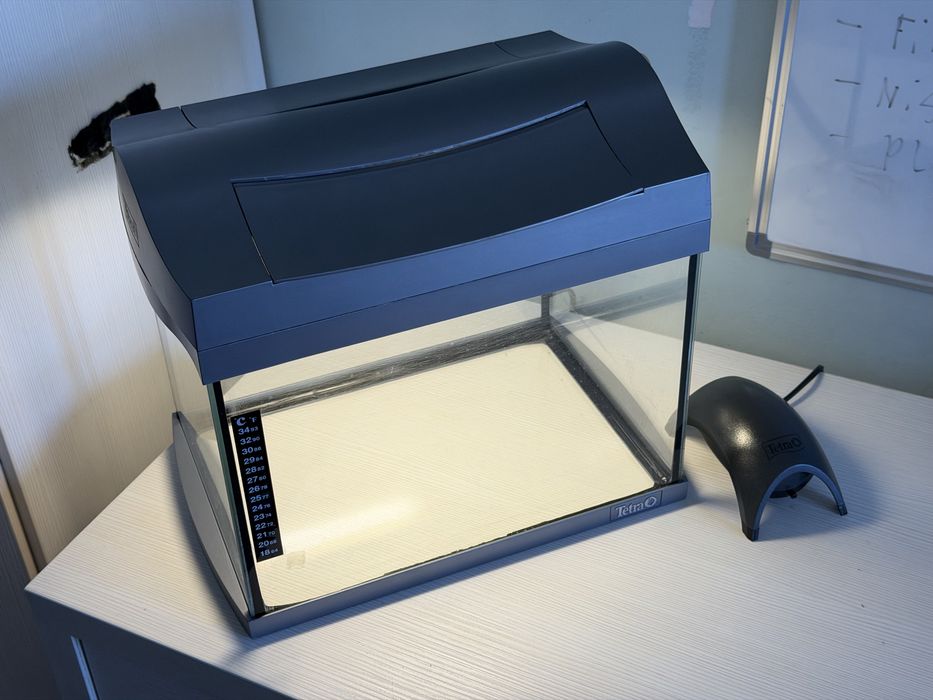Acvariu Tetra 20L + pompa aer Tetra