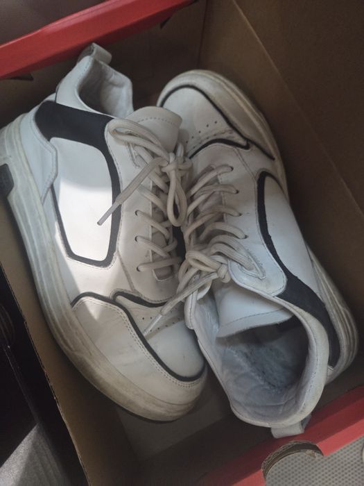 Кроссовки осенние