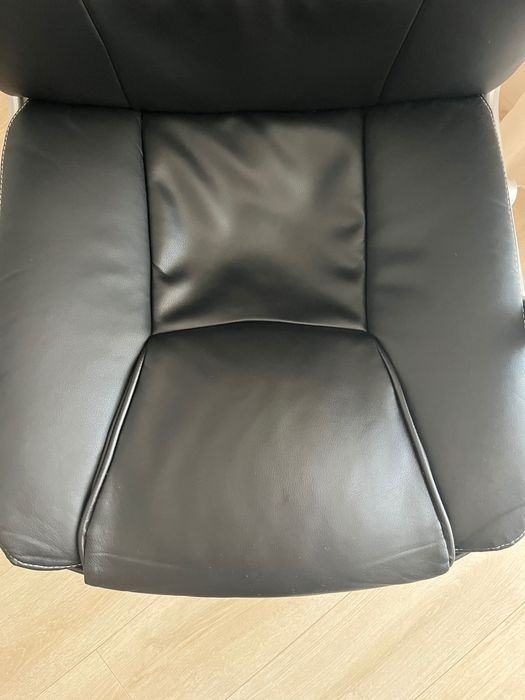 Черен офис стол фирма Xora