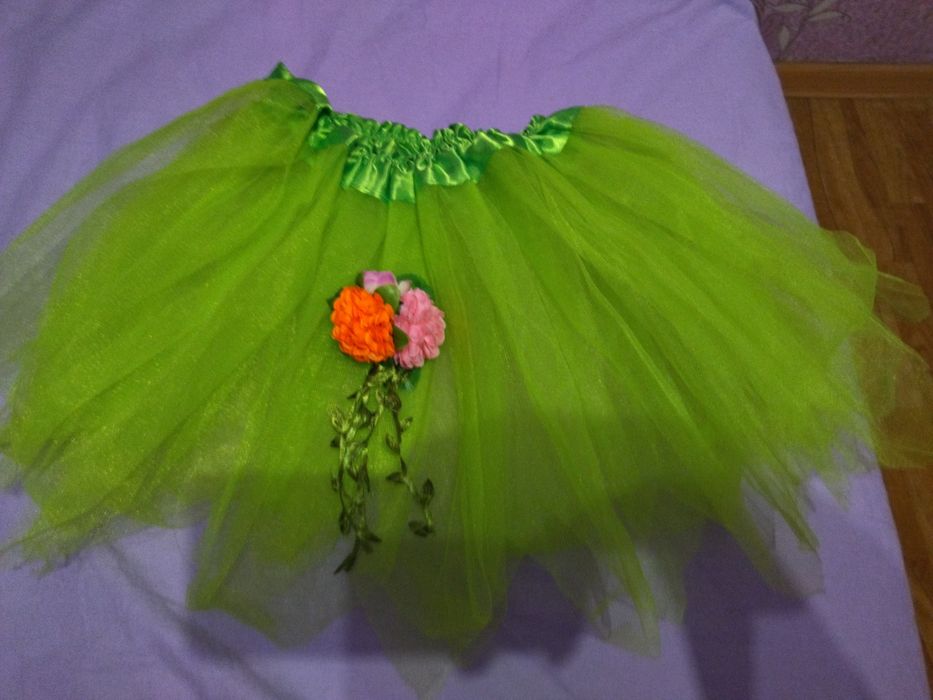 Продам нарядное платья на 7-8 лет