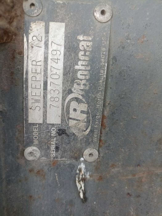 Щетка комунальная с накопителем sweeper 72 Bobcat