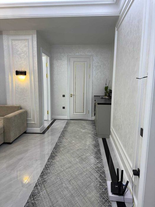 Аренда ул. Бабура, Новостройка, 2-х комнатная, с обстановкой, паркинг