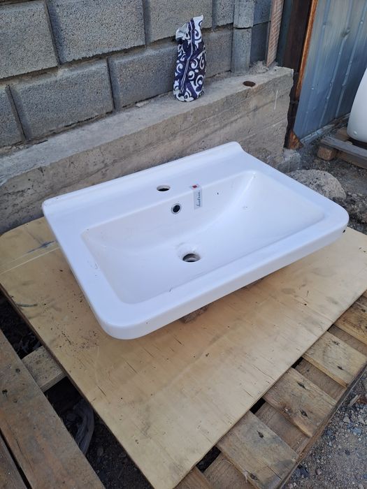 Раковины новые срочно продам