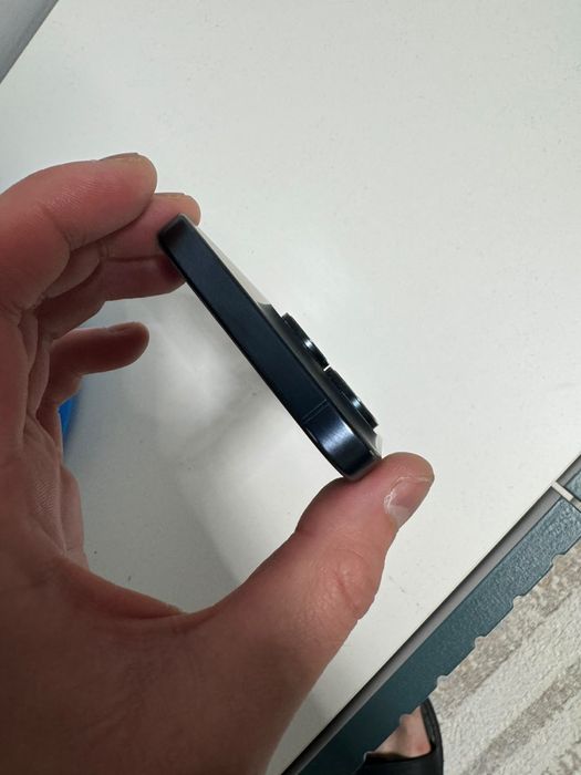 Обменяю iphone 15 pro 256gb
